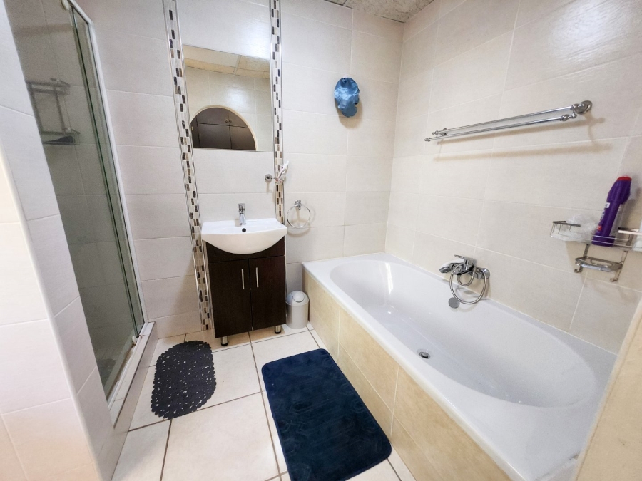 4 Bedroom Property for Sale in Wilkoppies North West